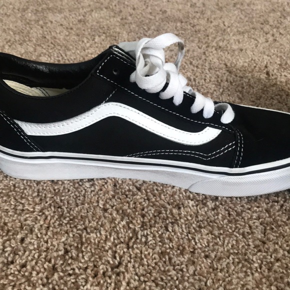 New never worn classic vans - Picture 2 of 2